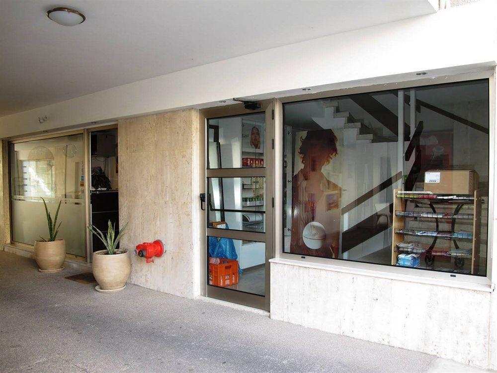 Eleonora Hotel Apartments Larnaca Ngoại thất bức ảnh