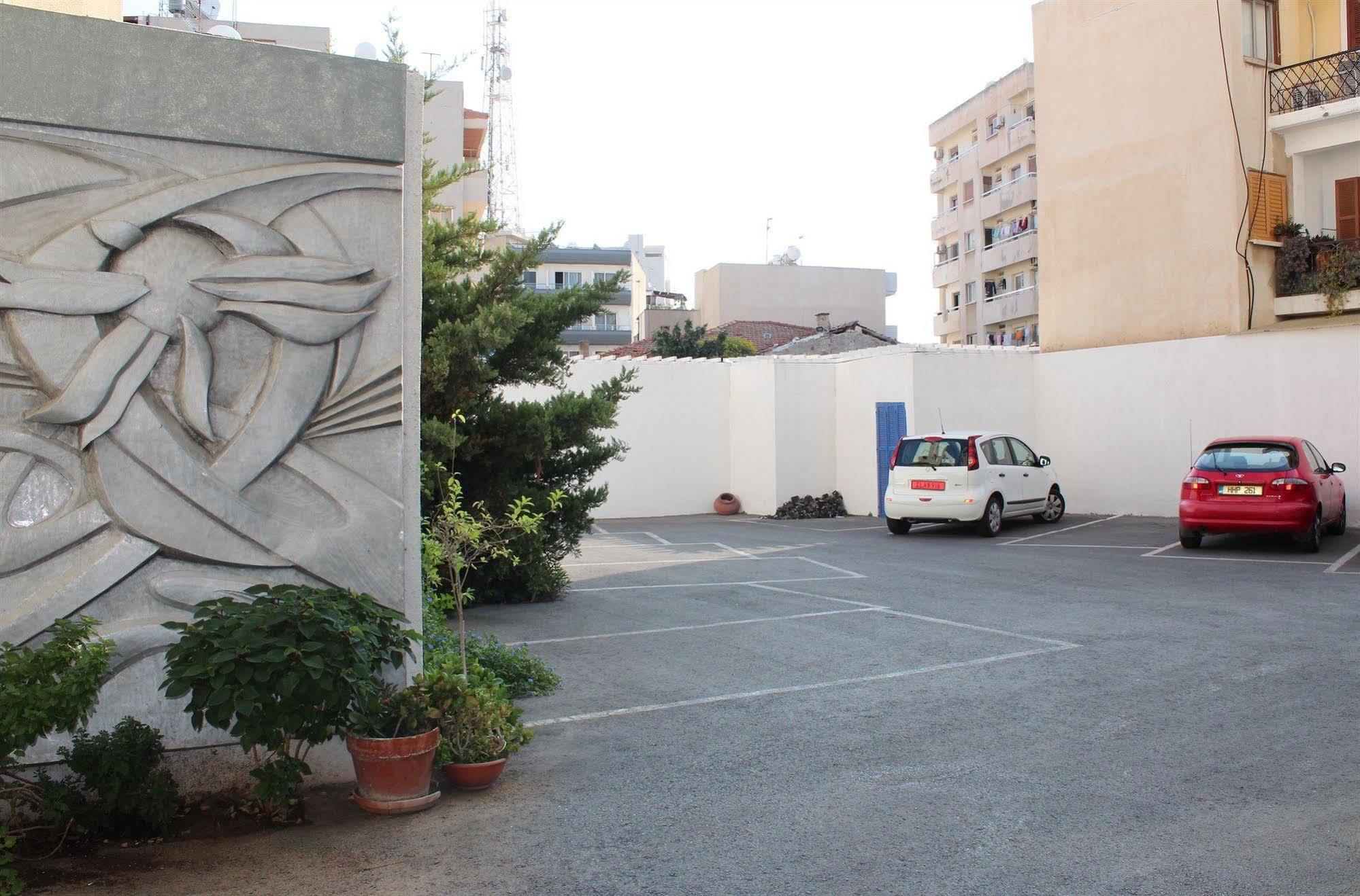 Eleonora Hotel Apartments Larnaca Ngoại thất bức ảnh